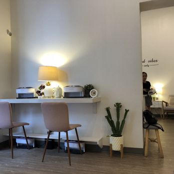 Adore Uptown Dallas - Nail Salons Near Me - Dallas, Texas