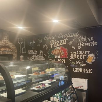 Charlie's Trio - Sports Bars Near Me - Los Angeles, California