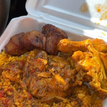 El Provocon - Stew Chicken - Spanish Near Me - Philadelphia, Pennsylvania