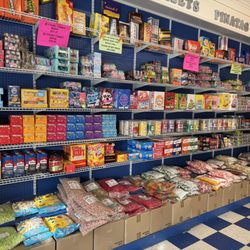 S & S Candy & Cigar - Bulk candies