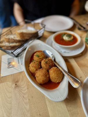 Canto West Village by null