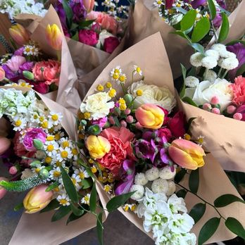 Petals & Pollen - Florists Near Me Petals & Pollen - Florists Near Me