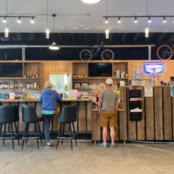 The hudson_218 - Bar