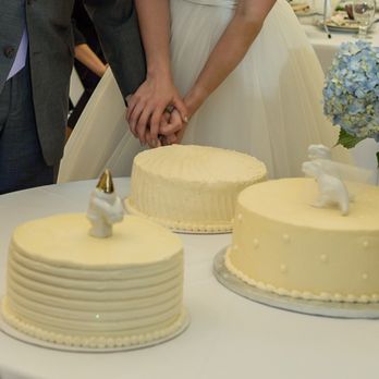 Stone House Cakery and Cafe - Cakes decorated simply and classically, just the way we ordered them. - Bakeries Near Me - Taneytown, Maryland