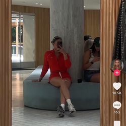 Aritzia - The set in Red!