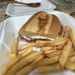 This is supposed to be a pastrami sandwich. This is supposed to be a pastrami sandwich.