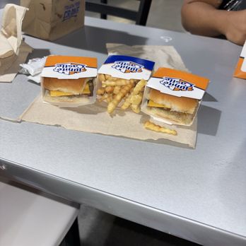 White Castle - Cheeseburgers and fries - Burgers Near Me - Jean, Nevada White Castle - Cheeseburgers and fries - Burgers Near Me - Jean, Nevada