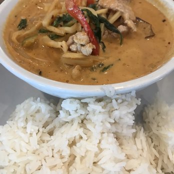 Khun Thai - Pork Red Curry level 3 - Thai Near Me - Brookings, Oregon