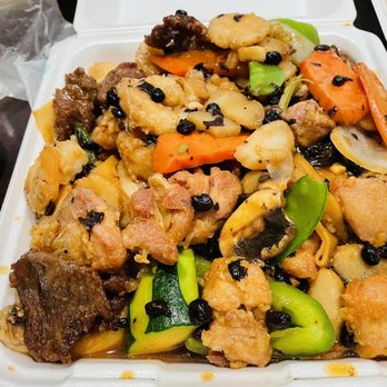 Wah Shine - Combination Chow Fun in Black Bean Sauce - Chinese Near Me - Vacaville, California Wah Shine - Combination Chow Fun in Black Bean Sauce - Chinese Near Me - Vacaville, California