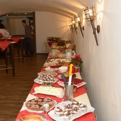 Brauereigaststätte Dinkelacker - Geburtstagsfeier im Gewölbekeller - Nachtisch- u. Kuchenbuffet