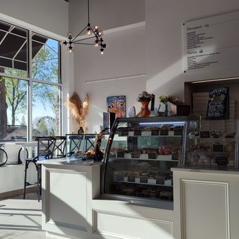 Riverfront Bakery - Beautiful and sunny inside - Bakeries Near Me - Wilmington, Delaware