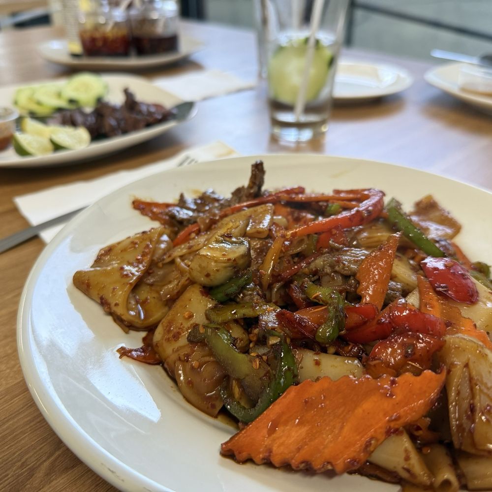 Thai Fresh 2 U - Pad Kee Mow - Asian Fusion Near Me - Rancho Cordova, California Thai Fresh 2 U - Pad Kee Mow - Asian Fusion Near Me - Rancho Cordova, California