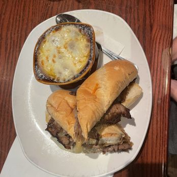 Carolina Ale House - Roast beef and gravy - American Near Me - Wilmington, North Carolina