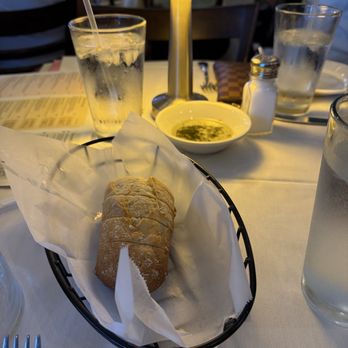 Mare e Monte - Cozy inviting vibes - Italian Near Me - San Antonio, Texas Mare e Monte - Cozy inviting vibes - Italian Near Me - San Antonio, Texas