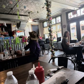 Davis Diner - Inside, decorated for Easter - Diners Near Me - Canonsburg, Pennsylvania Davis Diner - Inside, decorated for Easter - Diners Near Me - Canonsburg, Pennsylvania