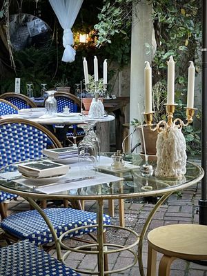 Zoubi Restaurant & Bar by null