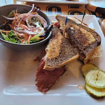 Auburn Alehouse - Ruben with side salad - American Near Me - Auburn, California
