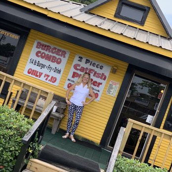 The Original Super Burger Willis - Gosh .. isn't she just the cutest gal. - Burgers Near Me - Willis, Texas The Original Super Burger Willis - Gosh .. isn't she just the cutest gal. - Burgers Near Me - Willis, Texas