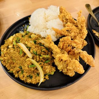 Manaao - Soft Shell Crab Yellow Curry Powder "Puu-nim Pad Phong Ga-ree" - Thai Near Me - Tustin, California Manaao - Soft Shell Crab Yellow Curry Powder "Puu-nim Pad Phong Ga-ree" - Thai Near Me - Tustin, California