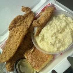 Shays Kitchen - Fish and Grits