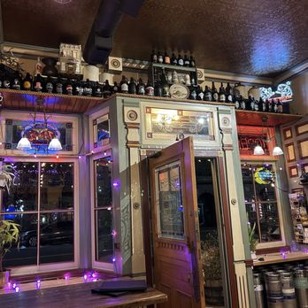Placerville Public House - Interior - Beer Bar Near Me - Placerville, California