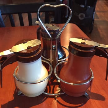 Eggs 'n Things - Waikiki Beach Eggspress - The Syrups - Coconut, Guava and Maple - Breakfast & Brunch Near Me - Honolulu, Hawaii
