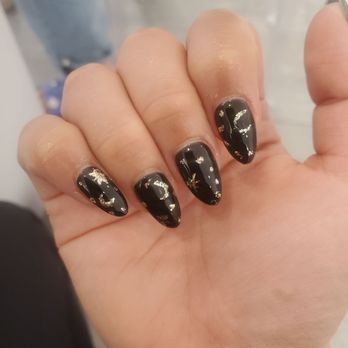 Blooming Nail Bar - Not happy with the result on these acrylics - Nail Salons Near Me - Burbank, California