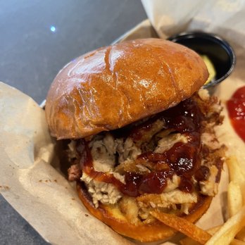 Mr Brews Taphouse - Melbourne - Pulled pork sandwich. - Beer Bar Near Me - Melbourne, Florida