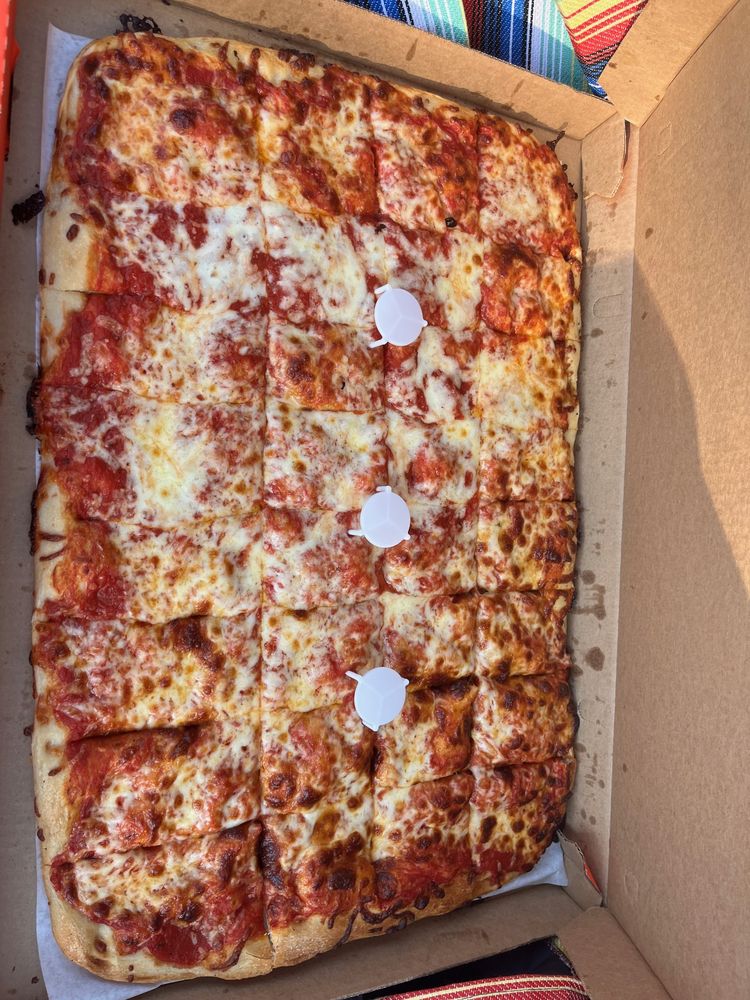 Pudgie's Pizza & Sub Shops Logo
