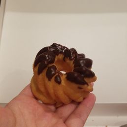 This is the amount of frosting they use. Barely frosted.