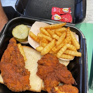 DAVE’S HOT CHICKEN - 123 Photos & 88 Reviews - 3623 S Las Vegas Blvd ...