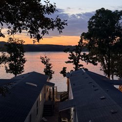 Sixshooter Resort & Marina