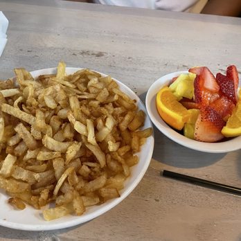 Toast Kitchen & Bar - Hash Brown Chips w/ fruits - Breakfast & Brunch Near Me - Brea, California