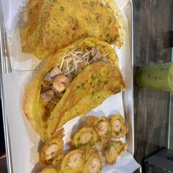 Xeo Yum - Banh xeo (Vietnamese savory crepe)