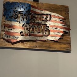 Twisted Root Bar And Grill - Pretty damn cool wall art