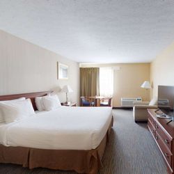 Ramada by Wyndham Strasburg/Shenandoah Valley - Guest room