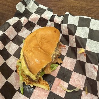 Woolworth’s Luncheonette - Half a burger because it was too good - Diners Near Me - Bakersfield, California Woolworth’s Luncheonette - Half a burger because it was too good - Diners Near Me - Bakersfield, California