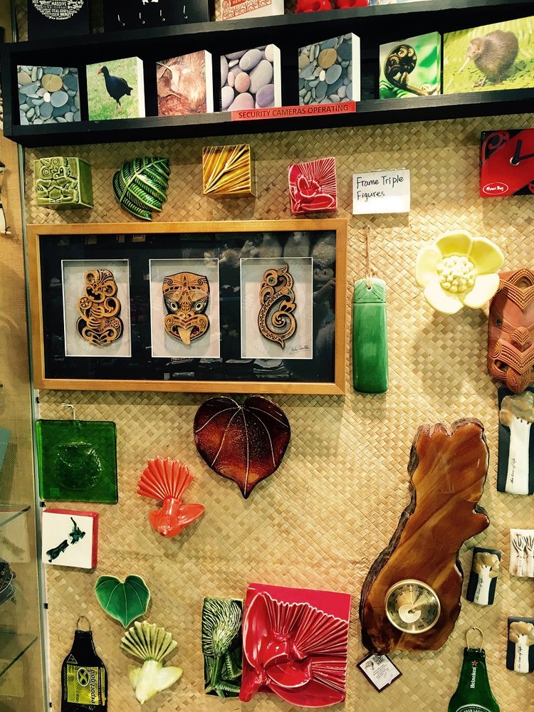 KIWIANA SOUVENIRS & GIFTS Updated August 2024 165 Queen St