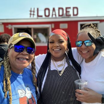 Kee's Loaded Kitchen - Outside with Keeeeee!! In true FAN mode!! Geeked--August 2024 - Comfort Food Near Me - Portland, Oregon