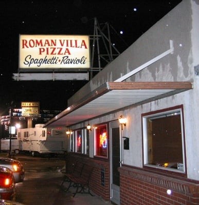 Roman Villa Pizza by null