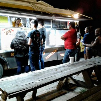 Taqueria Mr Dollar - Busy Saturday night - Food Trucks Near Me - Oklahoma City, Oklahoma