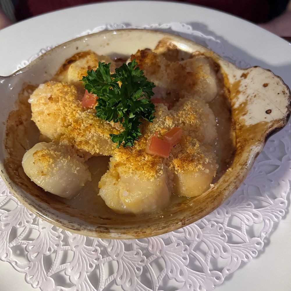 Clancy's Restaurant - broiled scallops - Seafood Near Me - Dennis Port, Massachusetts