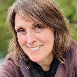 Enchanted Herb Shop - Spiritual Medium, Medical Intuitive and Clinical Herbalist, Tamara Ambroz