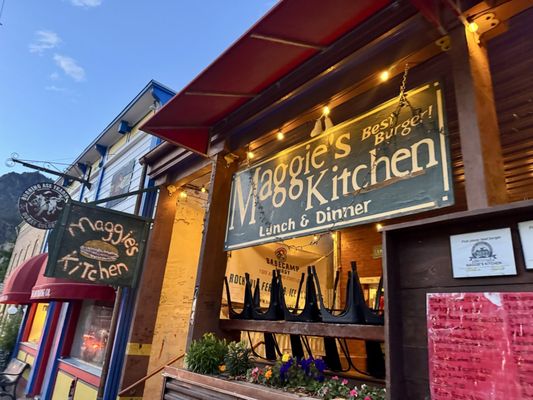 Maggie’s Kitchen by null
