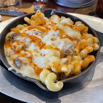 Ford's Garage Dearborn - Buffalo chicken macaroni and cheese - Burgers Near Me - Dearborn, Michigan