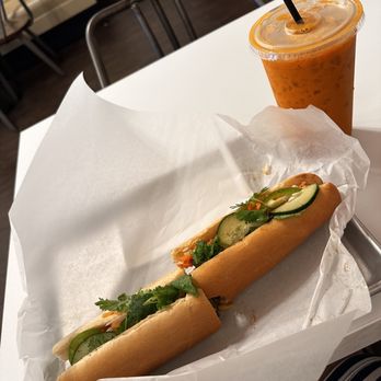 Cali Banh Mi - Ribeye lemon grass bahn mi sandwich, and chai latte - Sandwiches Near Me - San Diego, California Cali Banh Mi - Ribeye lemon grass bahn mi sandwich, and chai latte - Sandwiches Near Me - San Diego, California