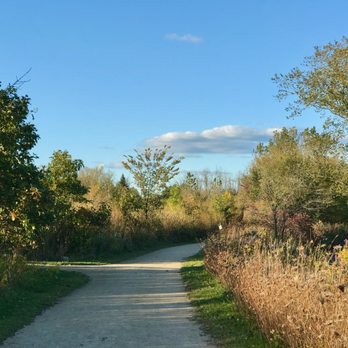 Prairie Wolf - Paths everywhere - Parks Near Me - Deerfield, Illinois
