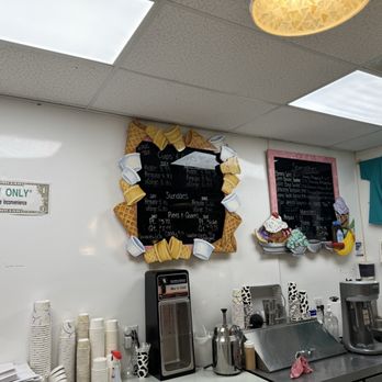Ice Cream Charlies - Desserts Near Me - Rutherford, New Jersey