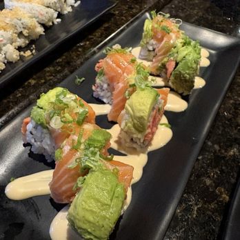 San Sushi - Salmon & Avocado (9pc) - Sushi Bars Near Me - Placentia, California San Sushi - Salmon & Avocado (9pc) - Sushi Bars Near Me - Placentia, California