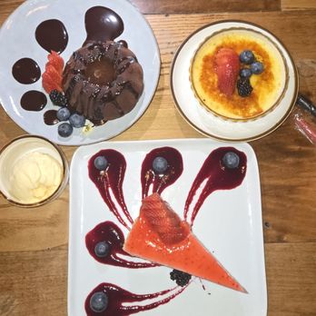 Crave Dessert Bar - Creme Bruele Starwberry Cheesecake Molten Lava Cake - Lounges Near Me - Charlotte, North Carolina Crave Dessert Bar - Creme Bruele Starwberry Cheesecake Molten Lava Cake - Lounges Near Me - Charlotte, North Carolina